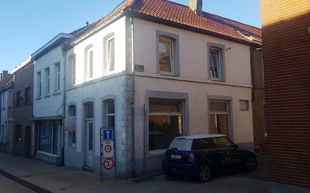 A saisir agréable maison villageoise sans jardin!