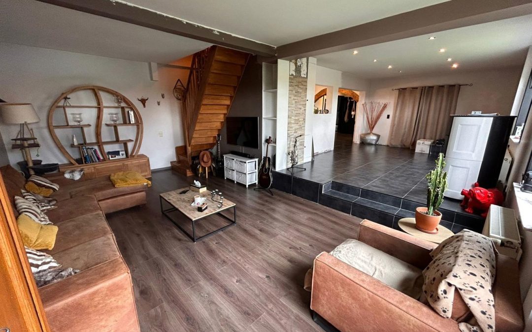 Très belle maison 3 façades, en partie rénovée!!