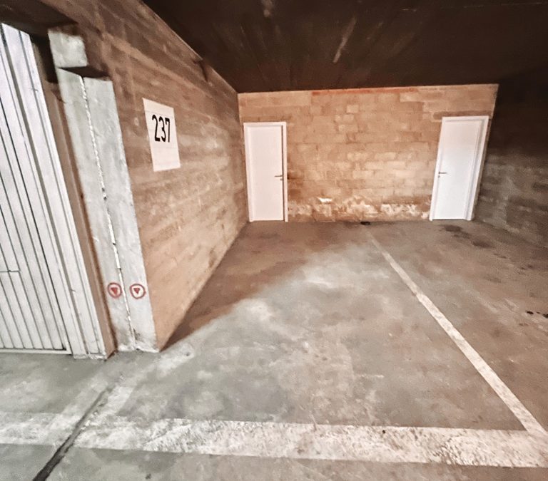 Emplacement de parking idéalement situé !!