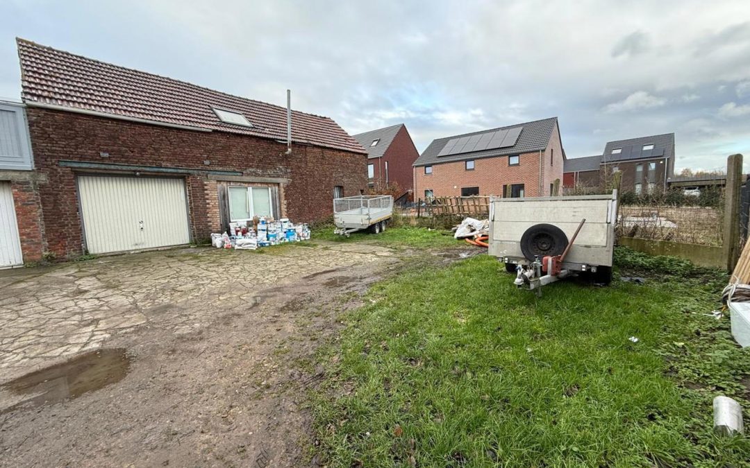 Entrepôt avec partie bureau.